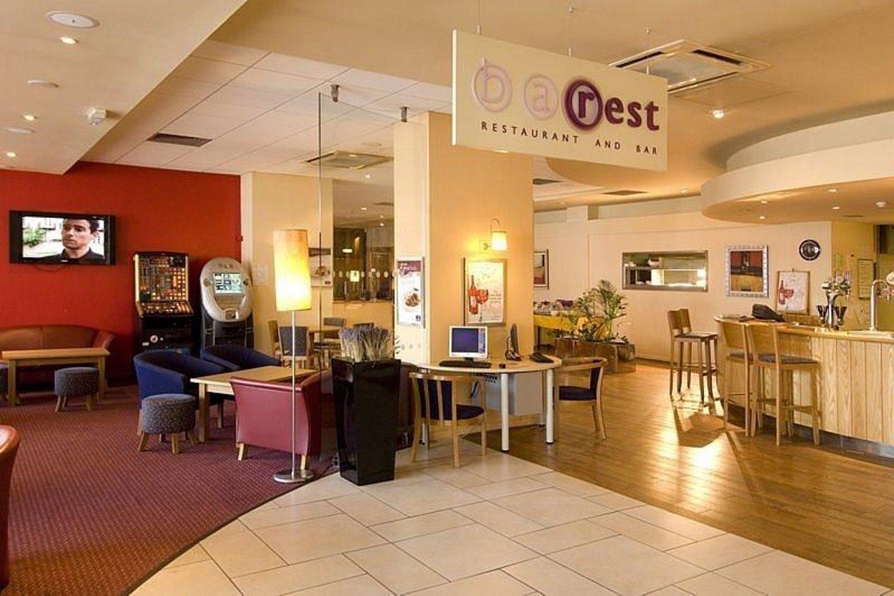 Premier Inn West Bromwich Central Екстер'єр фото